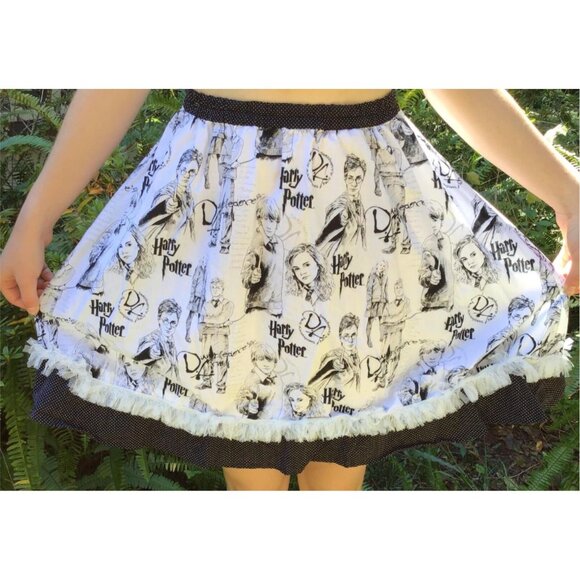 Womens HARRY POTTER Skirt Size S Ron Hermione Luna Wizards Handmade Teacher Fun - Picture 1 of 9